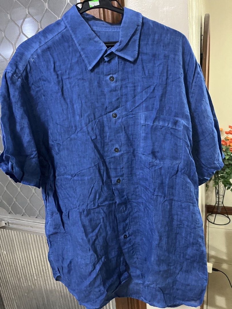 Polo unisex (Category: Others Tops) located in Bacoor. Submitted by ayit. (Listing ID 1470272295, Image 1). Description: Orig japan sf inc med-large fit - Type: Unisex Polo Shirt - Color: Royal Blue - Brand: Japan Brand - Size: Medium (M) - Features: Classic button-down collar, front button closure, and one chest pocket - Material: Lightweight and breathable fabric, great for warm weather - Condition: Layered condition 3, well-maintained - Meetup