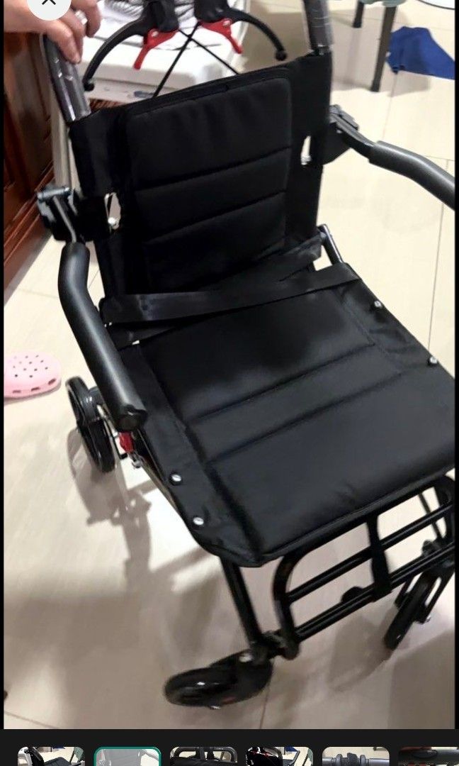 Portable wheelchair (Category: Wheelchairs) located in Manila. Submitted by bOuChArD (Listing ID 1470331600, Image 1). Description: .