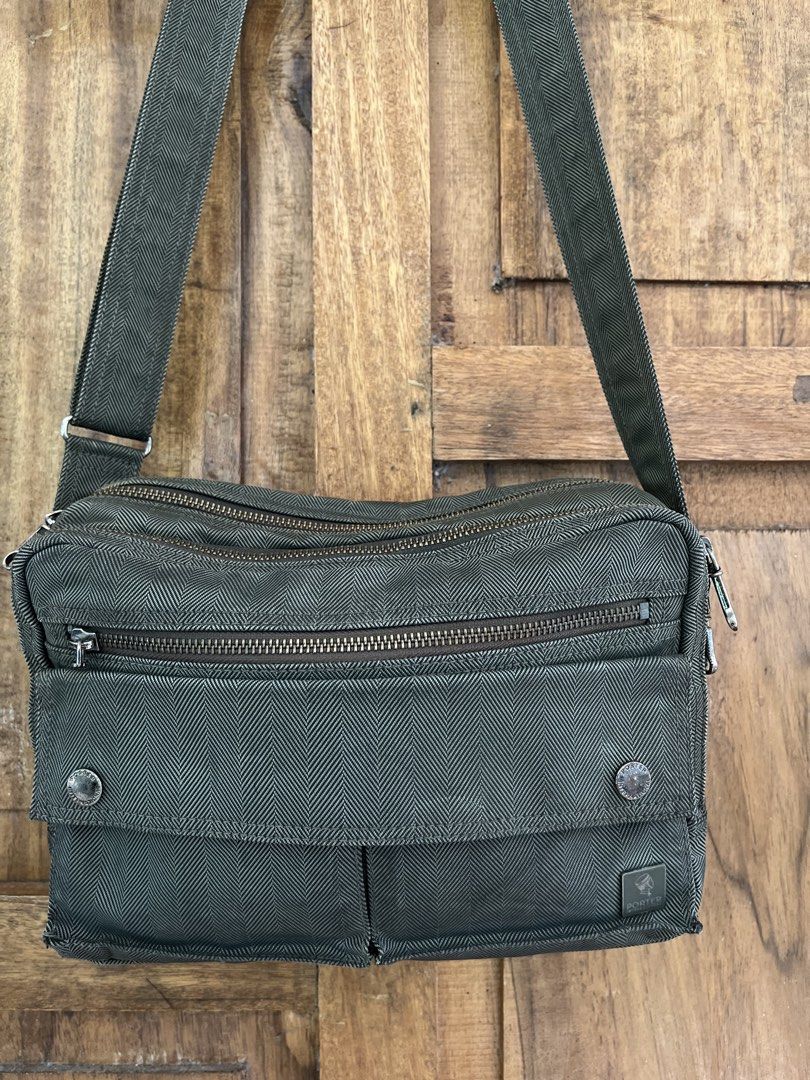 Porter Sling Bag (Category: Sling Bags) located in Cateel. Submitted by elayyy_070126 (Listing ID 1470174841, Image 2). Description: .