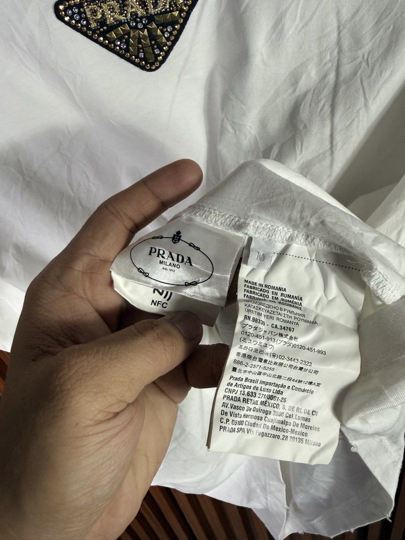 PRADA (Category: Others Tops) located in Iloilo. Submitted by roadthrift.ph (Listing ID 1470226200, Image 3). Description: Dimes:24x28 XL Color rate:9/10 Condition:9/10.