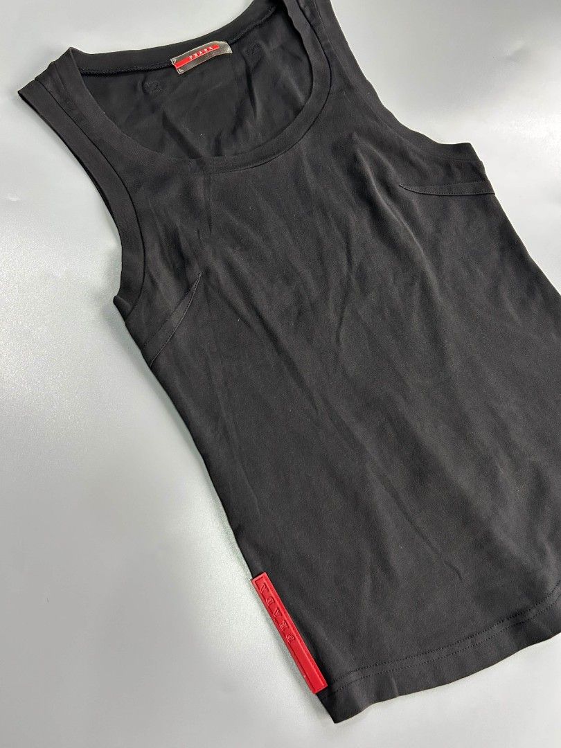 Prada sports sleeveless (Category: Activewear) located in Santa Rosa. Submitted by _ba_mo_si_ (Listing ID 1470143672, Image 3). Description: Xsmall 13-15 width 21 length Plus sf Dm.