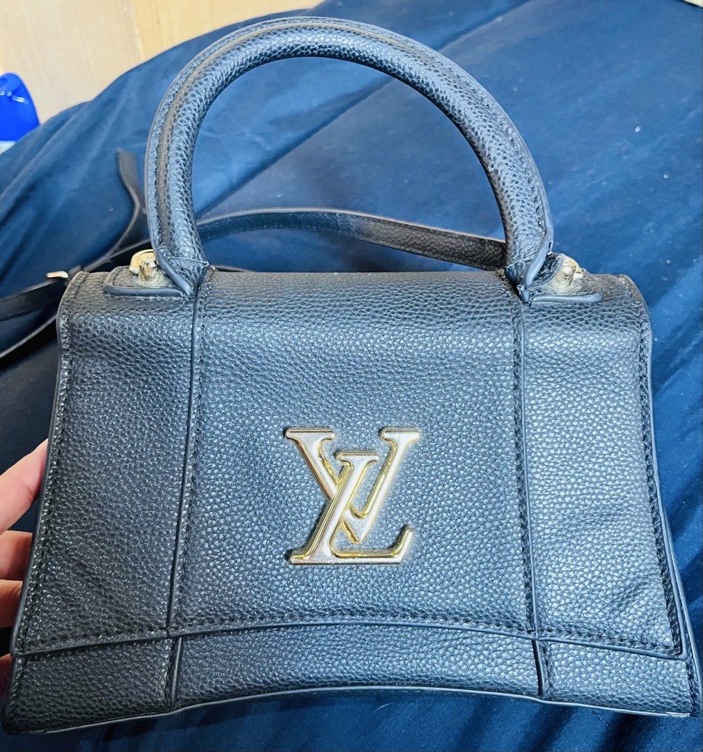 Pre love bags (Category: Cross-body Bags) located in Manila. Submitted by rebma1983 (Listing ID 1470261148, Image 1). Description: prelove bags.