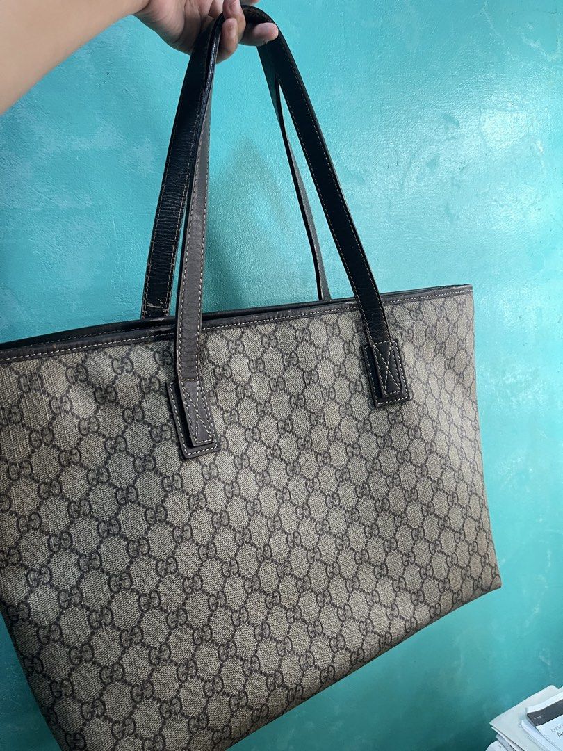 Preloved Gucci Tote Bag (Category: Tote Bags) located in Cebu City. Submitted by bejerblyth65621 (Listing ID 1470270908, Image 3). Description: Coded, Dollar Zip Ukay.