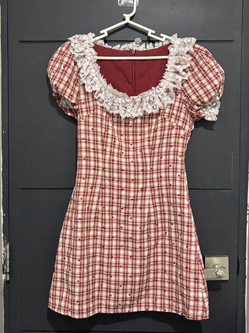 preloved mini dresses (Category: Dresses) located in Quezon City. Submitted by prettysash (Listing ID 1470247779, Image 1). Description: for sale : preloved dresses, can fit to small to medium body frames. -200 each + sf -gcash or bank transfer -lalamove or j&t 📍fairview quezon city.