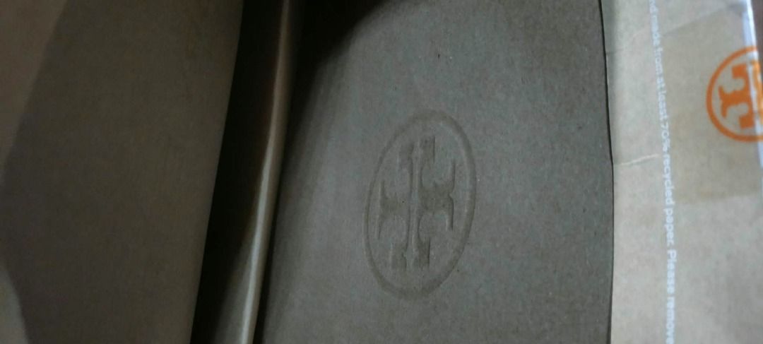 preloved Tory Burch Designer Paper Bag (Category: Tote Bags) located in Pasig City. Submitted by jocel8432 (Listing ID 1470207176, Image 3). Description: - 100% Authentic Tory Burch paper shopping bag - Features the iconic T Monogram pattern in a chic pink and beige colorway - Designed with durable cream fabric ribbon handles - Ideal for gifting, organizing, or adding to your designer packaging collection.