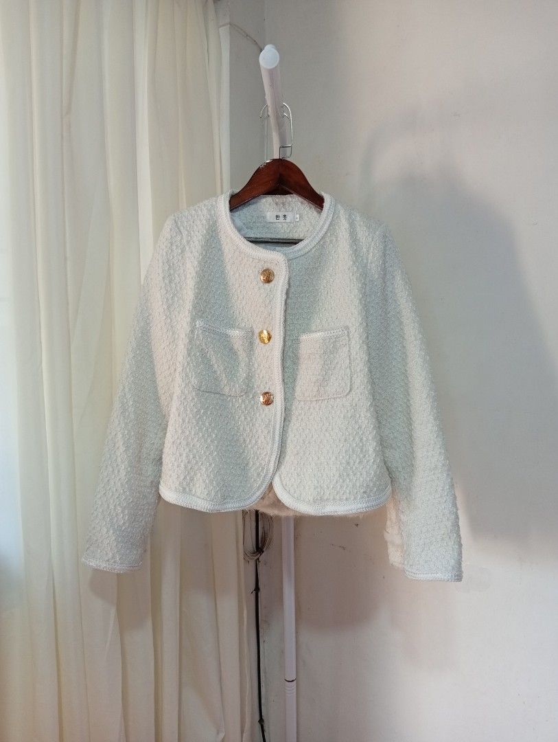 Premium Pure White Tweed Blazer (Category: Coats, Jackets and Outerwear) located in Rizal. Submitted by tweeds_by_n (Listing ID 1470205814, Image 1). Description: size: small — no issues/flaws — complete buttons — with inner lining — working all pockets — color may vary due to lighting — buyer will shoulder the shipping fee — prem quality! mop: gcash mod: jnt or lalamove 📍 Binangonan, Rizal. . 📩DM us if interested!.
