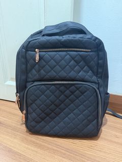 (Category: ) located in . Submitted by deluxury.preloved (Listing ID 1470195953, Image 1). Description: .
