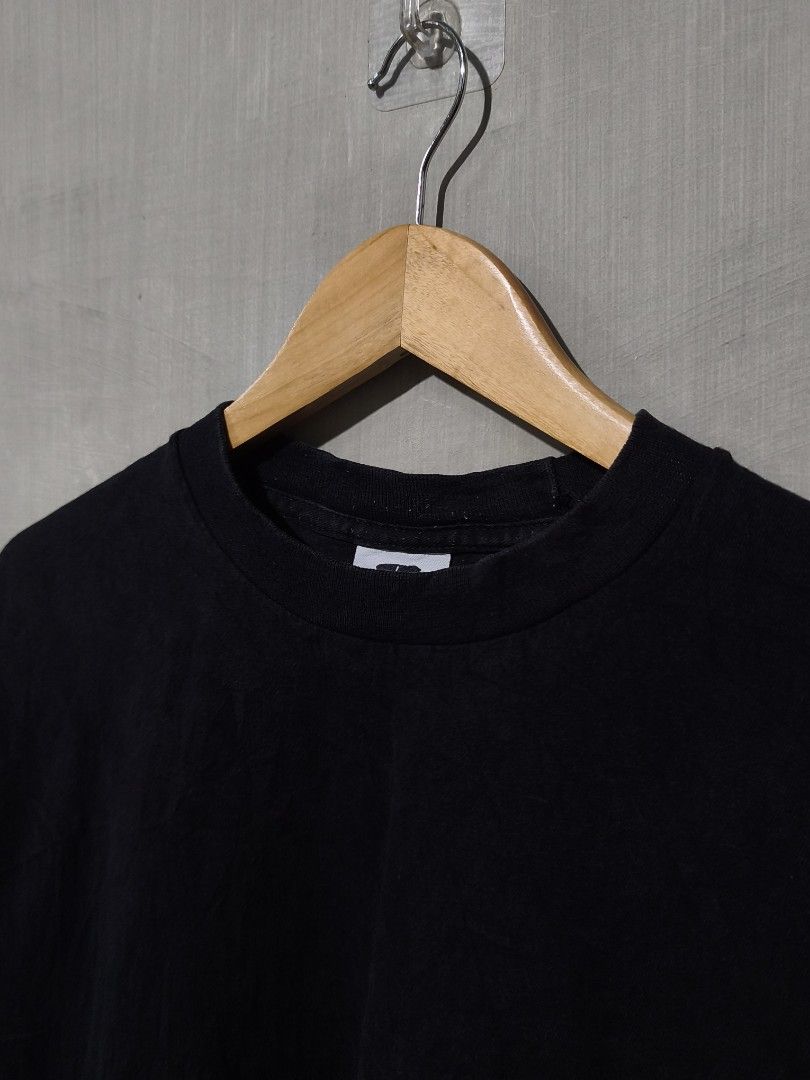 PRO CLUB (Category: Tshirts & Polo Shirts ) located in Pandi. Submitted by rhaine.2zz (Listing ID 1470305172, Image 2). Description: PRO CLUB HEAVY WEIGHT EXCELLENT CONDITION NO ISSUE SOLID NECKLINE SAKAL 22/28 LARGE ON TAG 9.5/10 OR BETTER, NEED WASH ONLY. 📩📩📩.