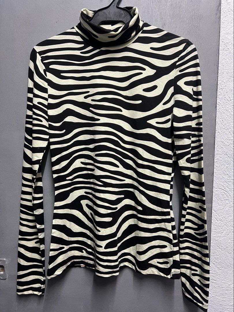 PROENZA SCHOULER (Category: Longsleeves) located in Dasmarinas. Submitted by jessputrages (Listing ID 1470328406, Image 1). Description: For sale Proenza Schouler Excellent condition No issue 1500 plus shipping fee Pm for more details.