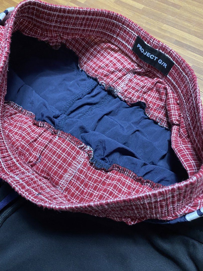 Project gr tripple layered sweatpants (Category: Joggers) located in Quezon City. Submitted by semantaryrave (Listing ID 1470297930, Image 3). Description: Project gr tripple layered sweatpants Open waist- 30 to 34 Waist- 30 Length- 48 Thigh- 14 Hem- 11 Dm purchase .