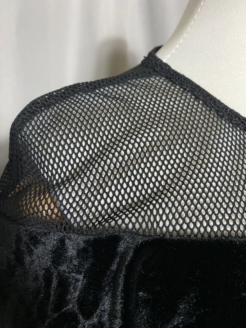 PUFFT black shimmering double breasted top (Category: Longsleeves) located in Las Pinas. Submitted by ipickyou (Listing ID 1470289361, Image 3). Description: Unwashed Condition: 10/10 𝗠𝗲𝗮𝘀𝘂𝗿𝗲𝗺𝗲𝗻𝘁𝘀 𝘄𝗵𝗲𝗻 𝗹𝗮𝗶𝗱 𝗳𝗹𝗮𝘁: -Size S -Armpit to armpit: 16” -Waist: 13” -Length: 22” .