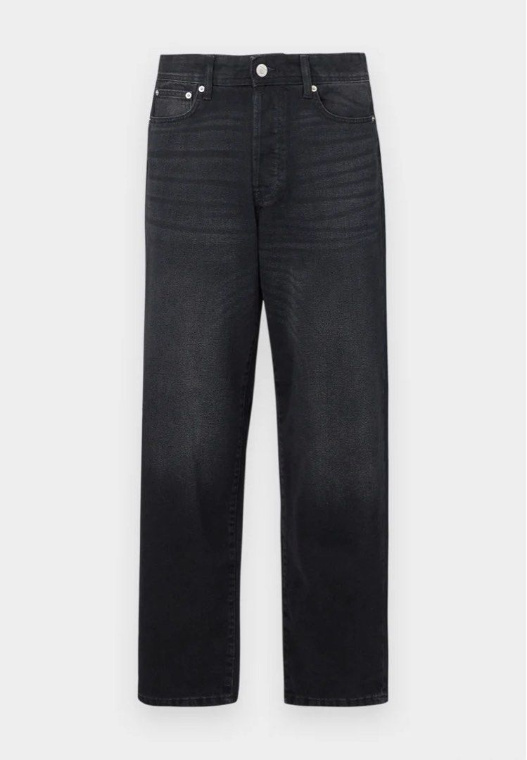 Pull and Bear Black Straight Leg Jeans (Category: Jeans) located in Las Pinas. Submitted by kylloren_ (Listing ID 1470242126, Image 1). Description: - rfs: doesnt fit me - unisex - NGA - wl: 15”, length 40” .