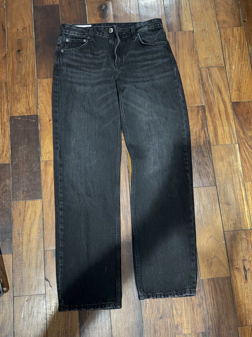 Pull and Bear Black Straight Leg Jeans (Category: Jeans) located in Las Pinas. Submitted by kylloren_ (Listing ID 1470242126, Image 2). Description: - rfs: doesnt fit me - unisex - NGA - wl: 15”, length 40” .