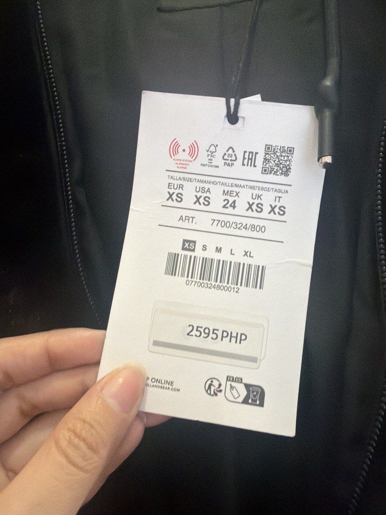Pull and bear fluffy jacket (Category: Coats, Jackets and Outerwear) located in Quezon City. Submitted by destashingmycloset (Listing ID 1470156078, Image 2). Description: .