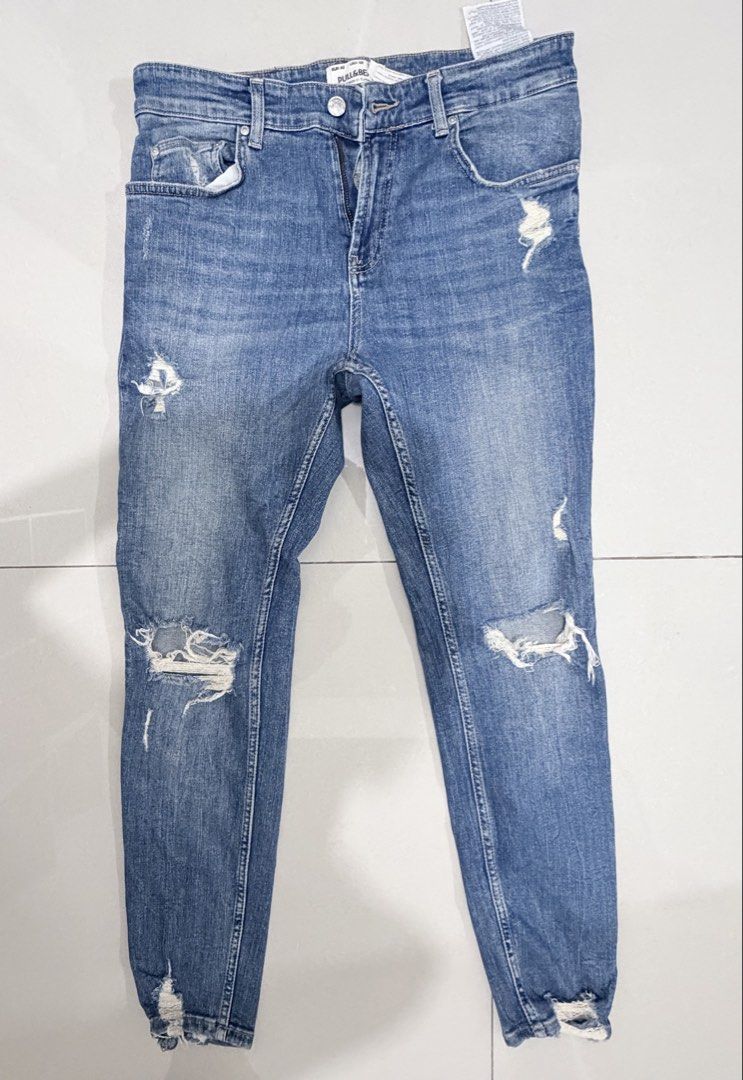 Pull and Bear Pants (Category: Jeans) located in Pasig City. Submitted by queensuite (Listing ID 1470202310, Image 1). Description: Worn 2x.