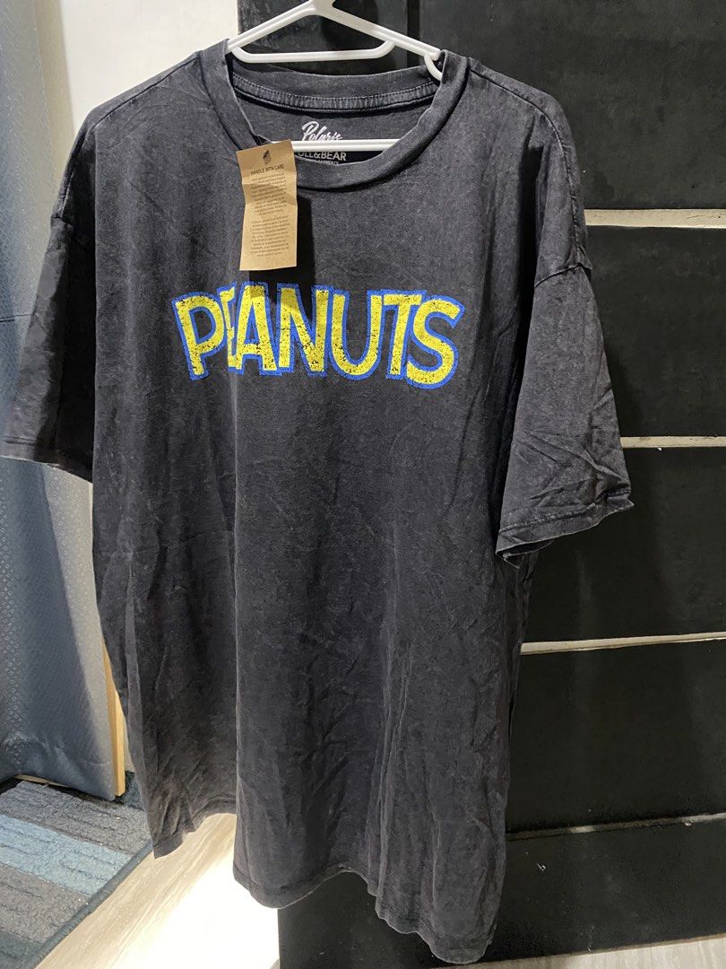 pull and bear peanuts shirt (Category: Tshirts & Polo Shirts ) located in Marilao. Submitted by joelheather02 (Listing ID 1470169920, Image 3). Description: snoopy shirt pulla and bear large.