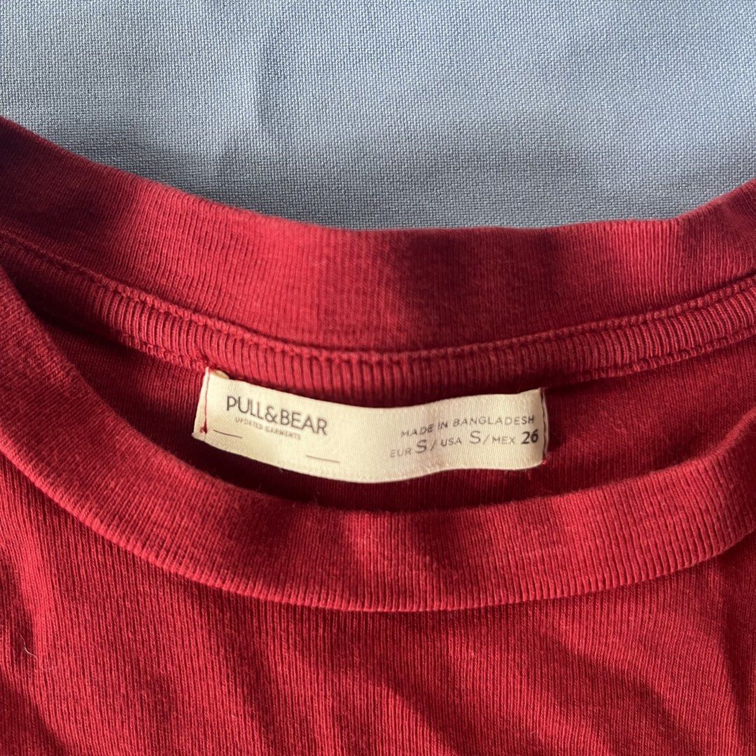 Pull&Bear Red Snake Crop T-Shirt Size S (Category: Shirts) located in Bocaue. Submitted by frankie_1818 (Listing ID 1470188338, Image 2). Description: - Design: Red short sleeve crop top with center snake and rose embroidery, round ribbed collar - only worn twice loc: UST manila .