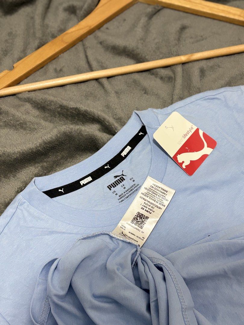 PUMA GRAPHIC SNEAKER UNISEX TEE in Size Medium (Category: Formal Shirts) located in General Trias. Submitted by hiraethcullen (Listing ID 1470333289, Image 3). Description: PUMA GRAPHIC SNEAKER UNISEX TEE in Size Medium Dimes: 20x28 Brandnew Complete Tags 📍General Trias, Cavite Direct JNT or Lalamove.