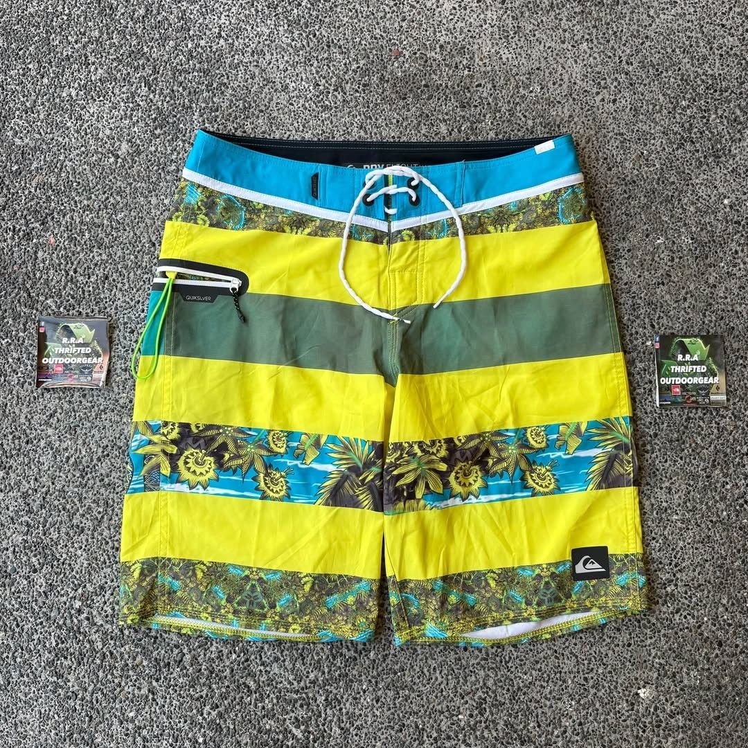 Quiksilver board shorts Men’s (Category: Shorts) located in Caloocan City. Submitted by rjlthrifts (Listing ID 1470186288, Image 3). Description: Quiksilver board shorts Men’s Excellent Condition Color Rate 10/10 30 - 30 Waist Line 19.5 Length No Issue. Price. 1,380 Loc. South Caloocan Courier. J&T And Flash Express.