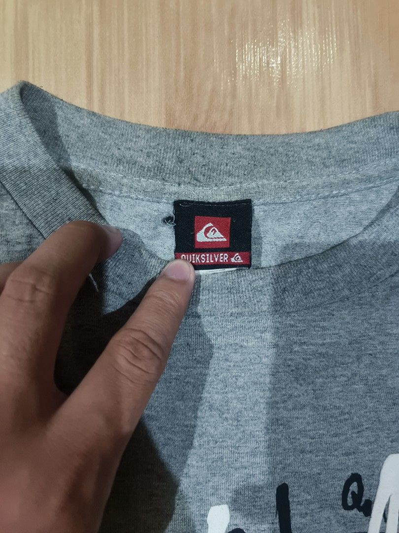 Quiksilver Shirt y2k (Category: Tshirts & Polo Shirts ) located in Pagadian. Submitted by eddy_thrift (Listing ID 1470251536, Image 3). Description: DIMES: 20x26 ISSUE: NONE COLOR RATE: 9/10.