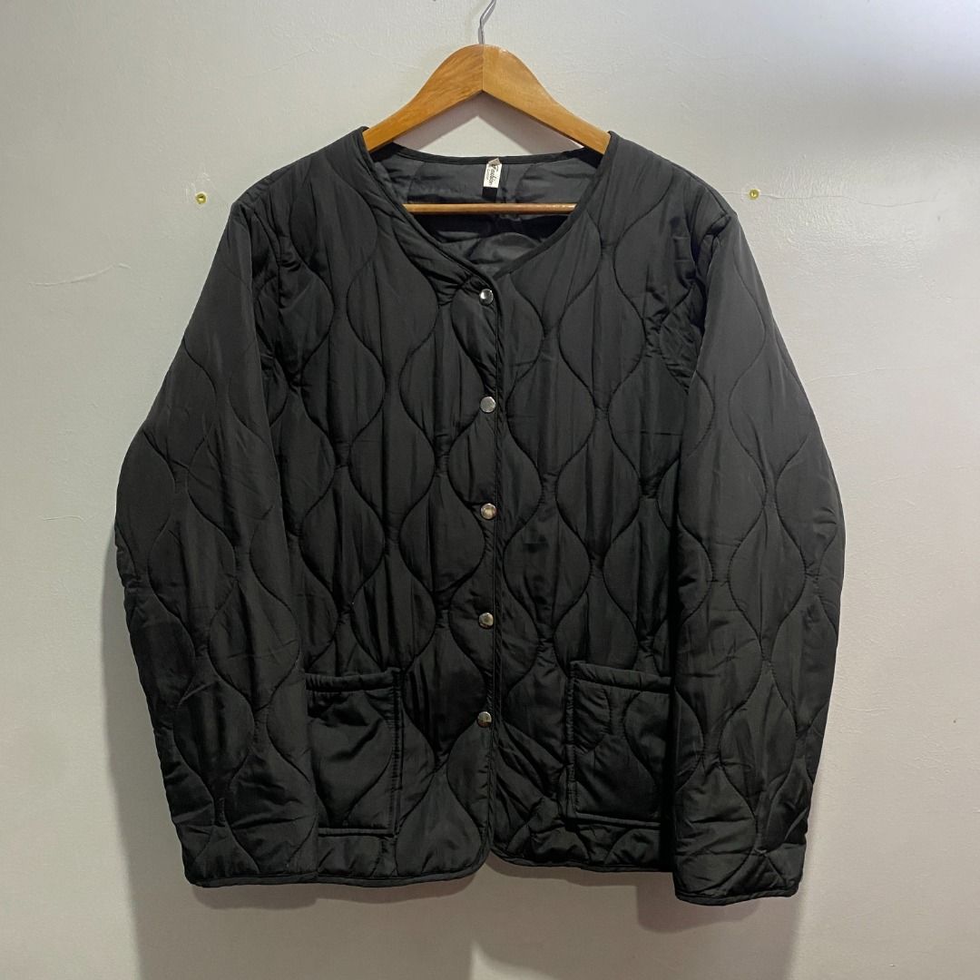 Quilted Liner Down Jacket L (Category: Coats, Jackets and Outerwear) located in Antipolo. Submitted by bentakahitanoano (Listing ID 1470170643, Image 2). Description: Still in good condition No brand Best fit L Pit to pit 24 Length 26.