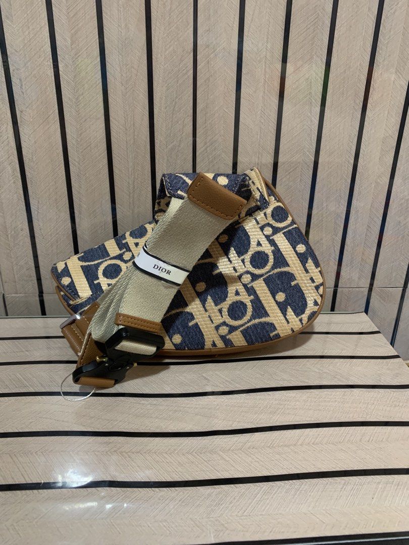 Raffia Saddle Chest Bag (Category: Cross-body Bags) located in San Fernando. Submitted by preluxuria_online_shop (Listing ID 1470283444, Image 2). Description: .