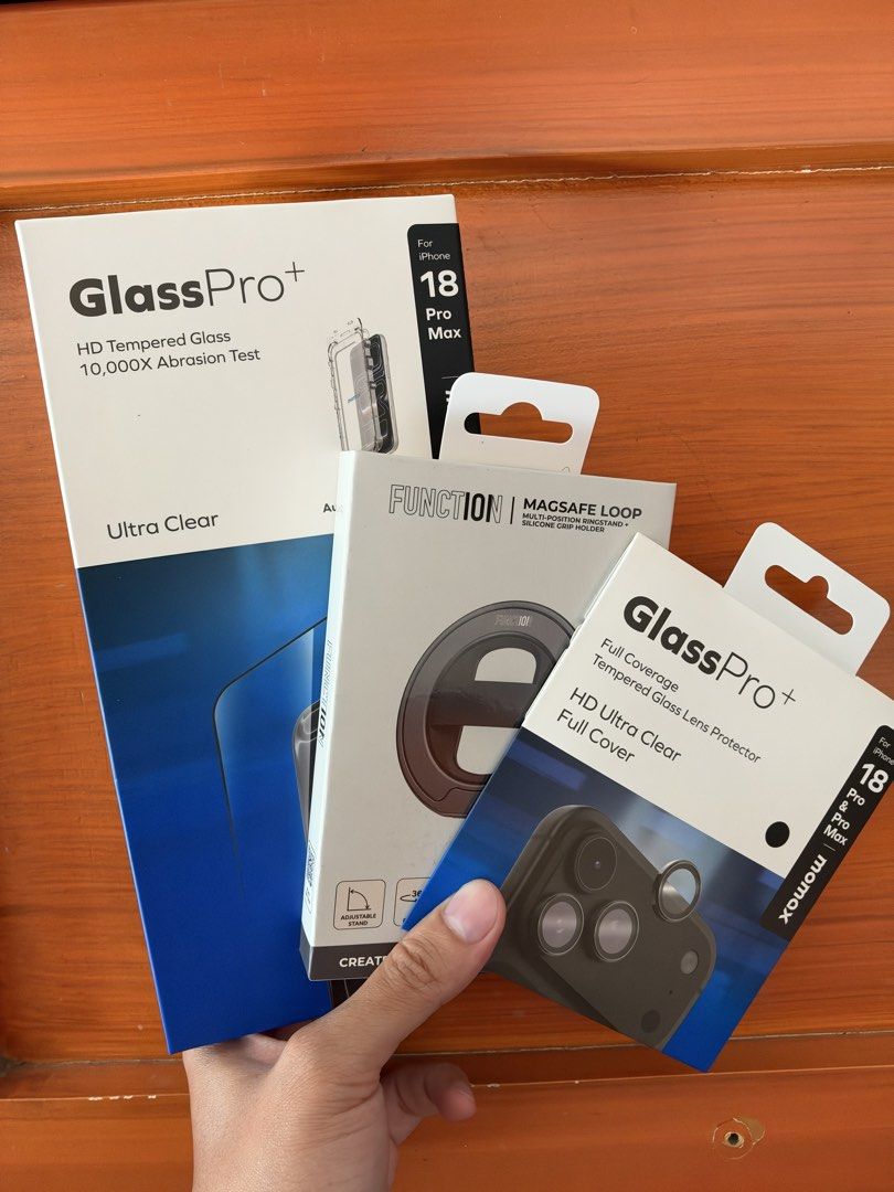 Random Accessories (Category: Other Mobile & Gadget Accessories) located in Manila. Submitted by vergarajasperx (Listing ID 1470177765, Image 2). Description: Adaptor - 600 Magsafe Loop - 500 Tempered glass and lens protector - 400.