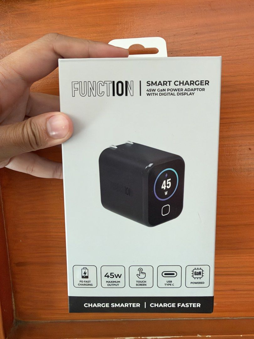 Random Accessories (Category: Other Mobile & Gadget Accessories) located in Manila. Submitted by vergarajasperx (Listing ID 1470177765, Image 1). Description: Adaptor - 600 Magsafe Loop - 500 Tempered glass and lens protector - 400.