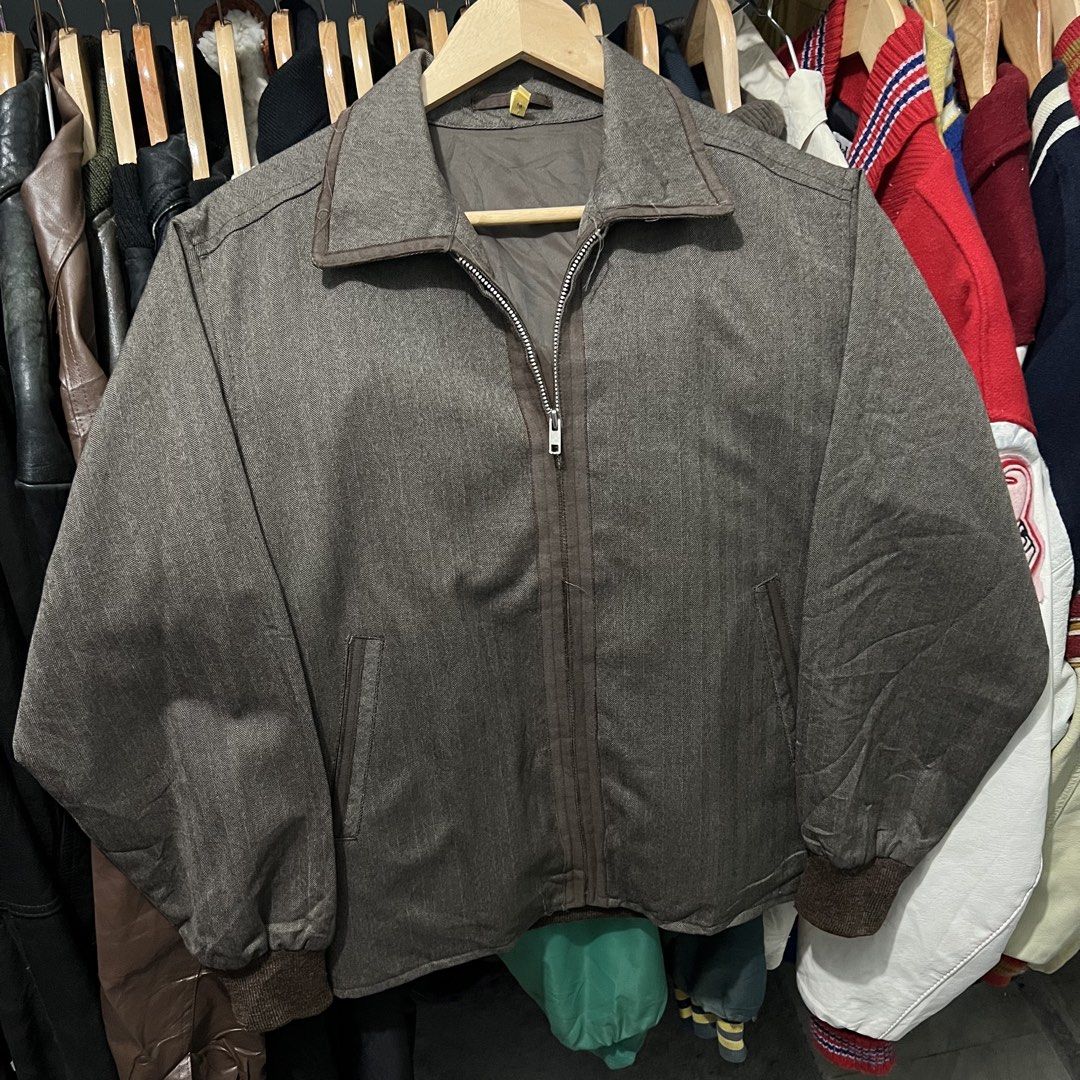 Random bomber jacket (Category: Coats, Jackets and Outerwear) located in Baguio. Submitted by itsvintageclothing (Listing ID 1470263443, Image 1). Description: Length 25 Pit to pit 22.