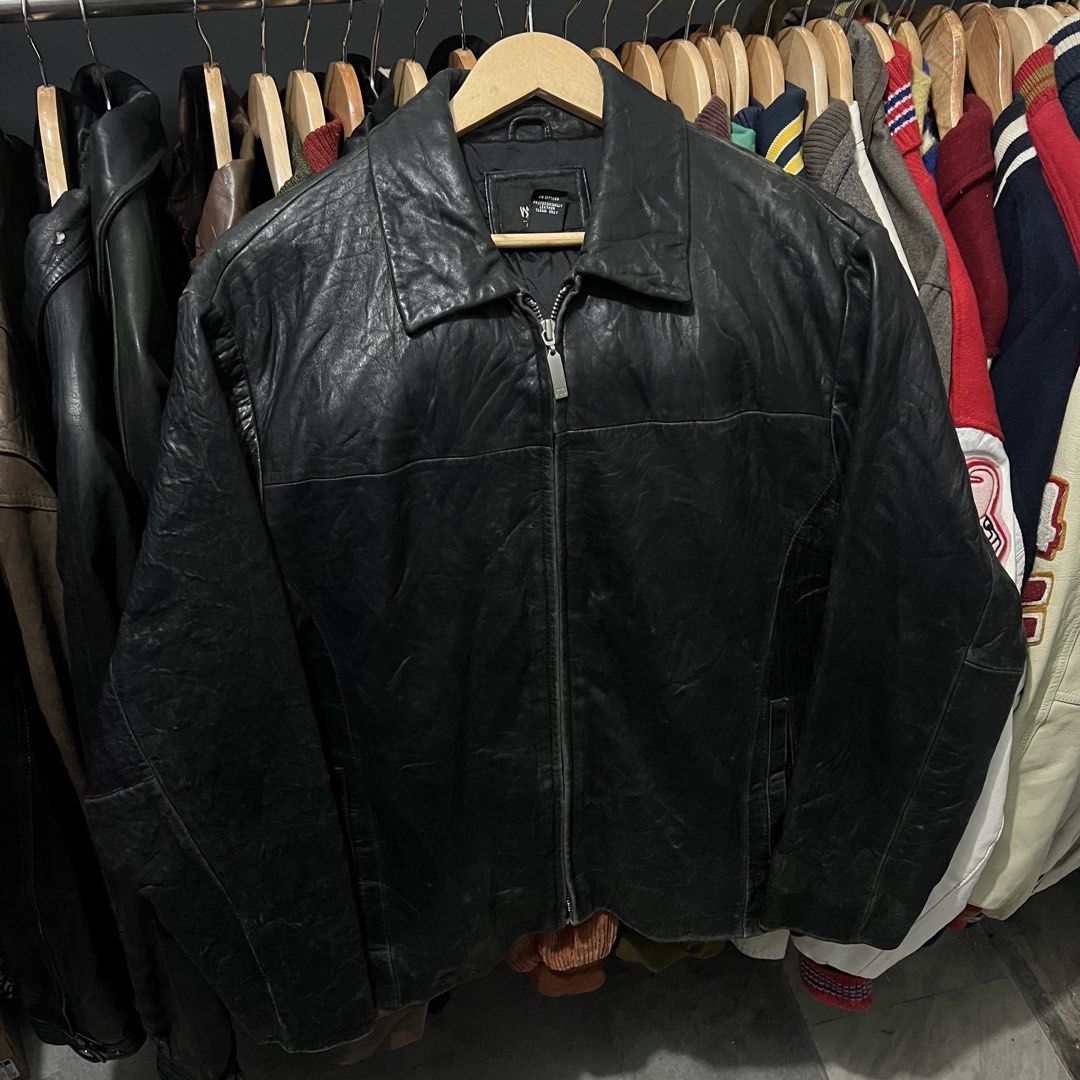 Random leather jacket (Category: Coats, Jackets and Outerwear) located in Baguio. Submitted by itsvintageclothing (Listing ID 1470294890, Image 1). Description: Length 28 Pit to pit 23.
