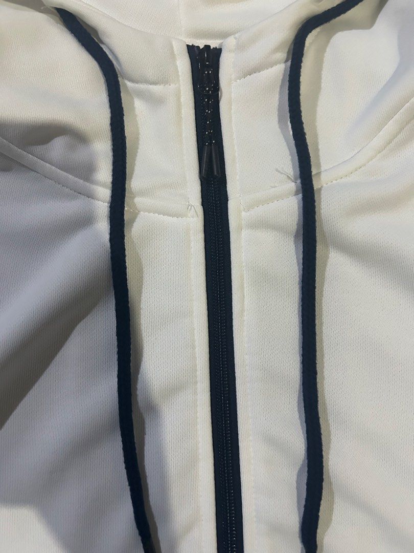 Random Zip-Up Hoodie White Navy Blue (Category: Coats, Jackets and Outerwear) located in San Fernando. Submitted by thrift_lang_ni_kim (Listing ID 1470315096, Image 3). Description: ⬇️ DETAILS ⬇️ Random Zip-Up Hoodie White Navy Blue DIMENSIONS (INCHES) Width:21 Length:26 Best fit: M to L Color rate:9/10 Condition/Issue: Good condi Mine: ₱300 Minimum increment: ₱50 Already washed and ready to wear. 📌 Please check all photos carefully for any flaw