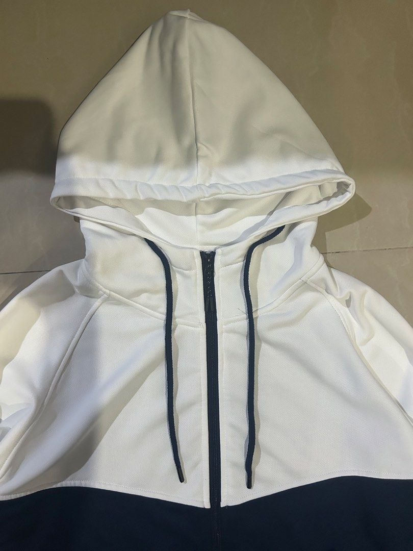 Random Zip-Up Hoodie White Navy Blue (Category: Coats, Jackets and Outerwear) located in San Fernando. Submitted by thrift_lang_ni_kim (Listing ID 1470315096, Image 2). Description: ⬇️ DETAILS ⬇️ Random Zip-Up Hoodie White Navy Blue DIMENSIONS (INCHES) Width:21 Length:26 Best fit: M to L Color rate:9/10 Condition/Issue: Good condi Mine: ₱300 Minimum increment: ₱50 Already washed and ready to wear. 📌 Please check all photos carefully for any flaw