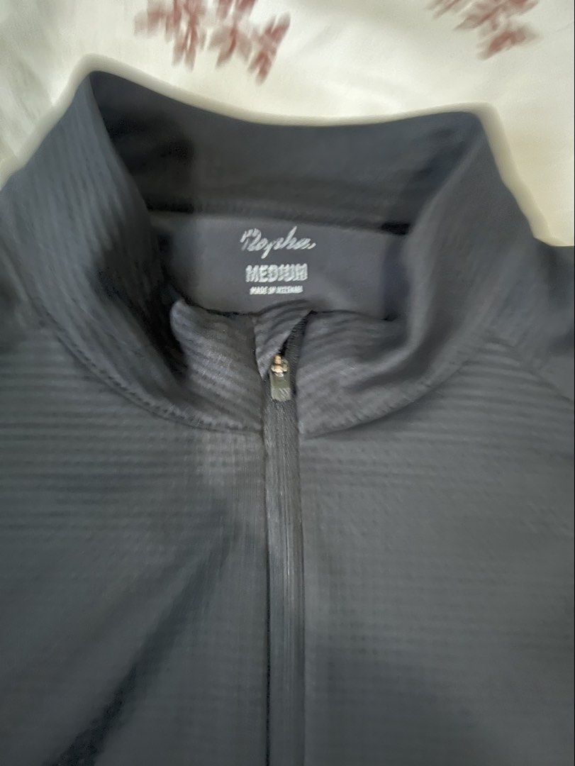 Rapha core lightweight black medium (Category: Activewear) located in Manila. Submitted by cyclinggoods (Listing ID 1470239916, Image 3). Description: Rapha core black Medium Good condition Issue zipper plastic tip Price 2700 Shipping c/o buyer.