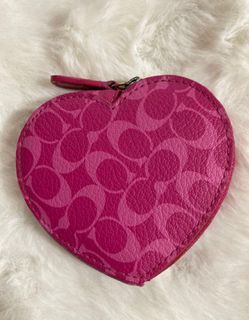 (Category: ) located in . Submitted by _dearvintage (Listing ID 1470240140, Image 1). Description: .