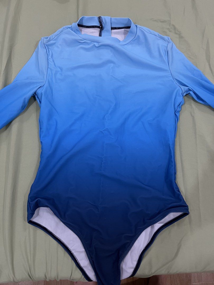 Rash guard size large (Category: Bikinis & Swimsuits) located in Bulacan. Submitted by cathlenedg8 (Listing ID 1470348380, Image 2). Description: Size large. We ship via jnt .