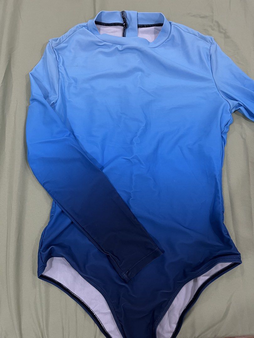 Rash guard size large (Category: Bikinis & Swimsuits) located in Bulacan. Submitted by cathlenedg8 (Listing ID 1470348380, Image 3). Description: Size large. We ship via jnt .