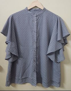 (Category: ) located in . Submitted by rvsl.closet (Listing ID 1470242522, Image 1). Description: .