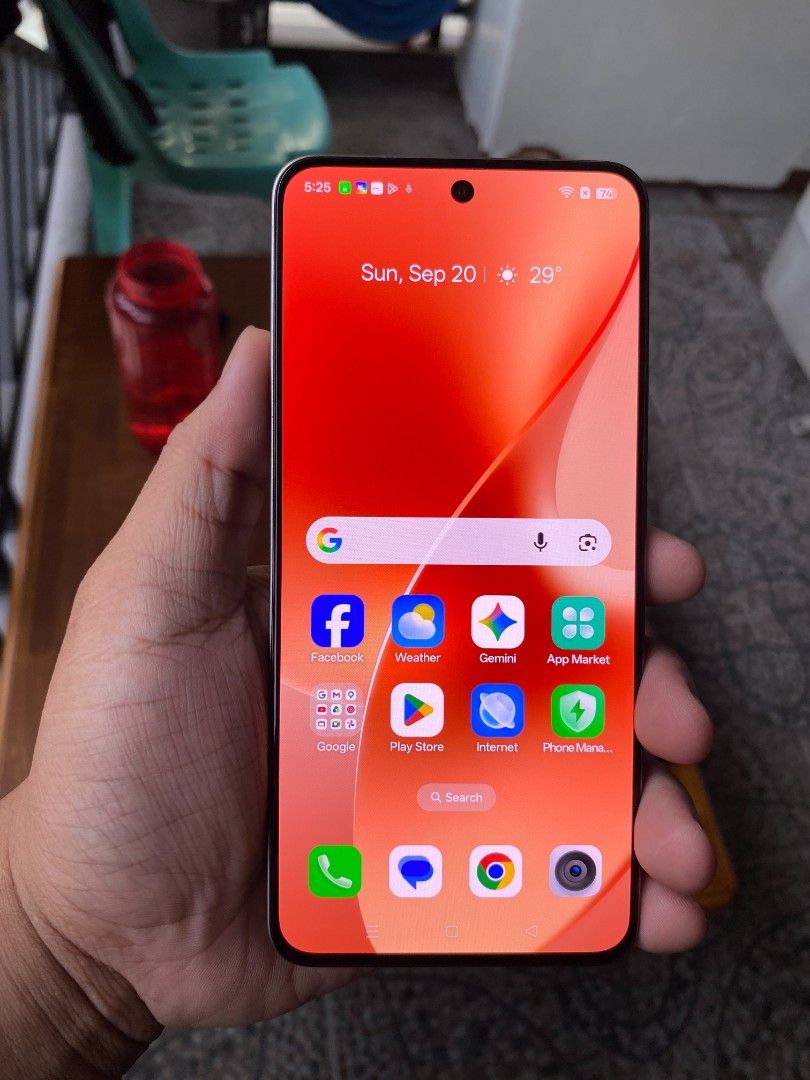 Realme 15 5G (Category: Realme) located in Manila. Submitted by raffiel181 (Listing ID 1470192936, Image 1). Description: REALME 15 5G 2025 -Storage 256GB -Ram 12GB + 14GB -AMOLED 144HZ -Chipset: Mediatek Dimensity 7300+ (4nm) -Gpu: Mali-G615 MP2 -Battery: li-ion 7,000mAh -Fingerprint ✅ -Face ID ✅ -Condition: No issue, Smooth and Fully working -Crispy buttons 📍 Antipolo area.