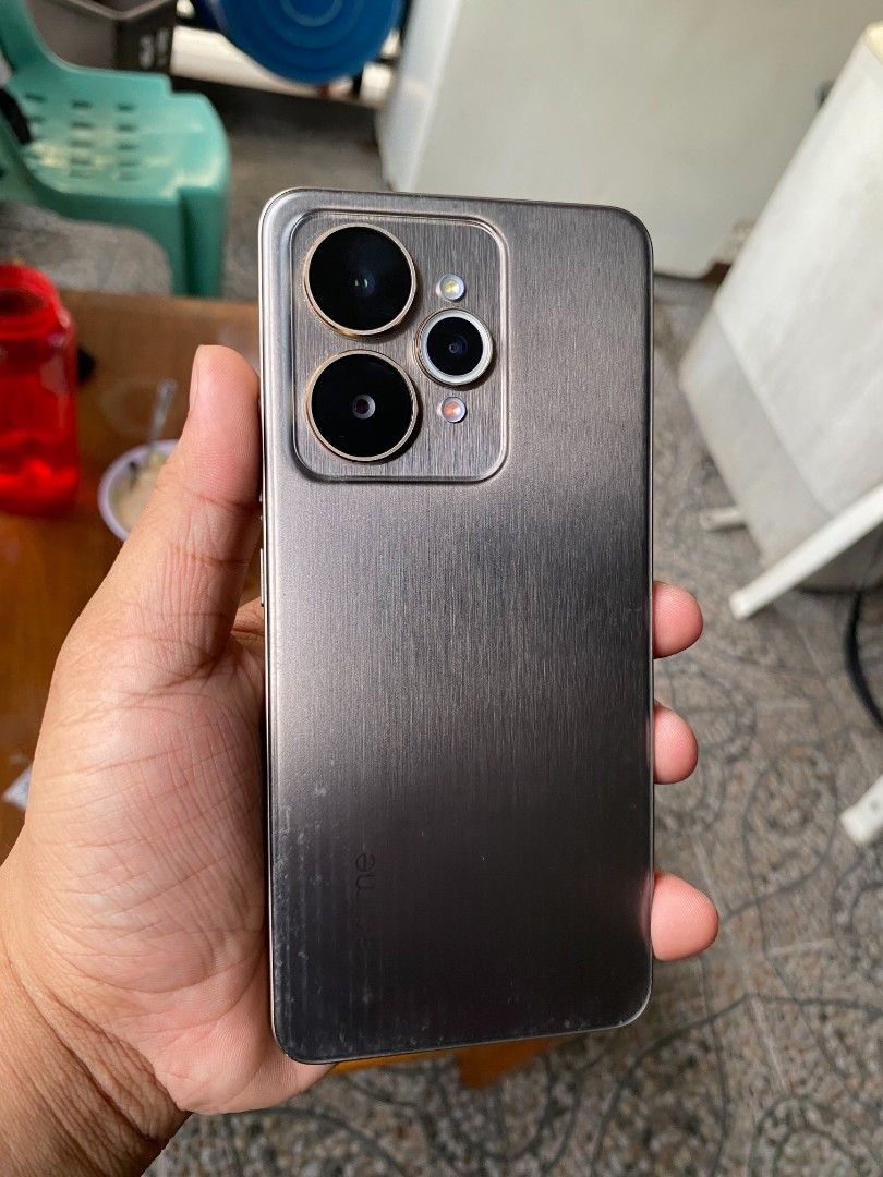 Realme 15 5G (Category: Realme) located in Manila. Submitted by raffiel181 (Listing ID 1470192936, Image 3). Description: REALME 15 5G 2025 -Storage 256GB -Ram 12GB + 14GB -AMOLED 144HZ -Chipset: Mediatek Dimensity 7300+ (4nm) -Gpu: Mali-G615 MP2 -Battery: li-ion 7,000mAh -Fingerprint ✅ -Face ID ✅ -Condition: No issue, Smooth and Fully working -Crispy buttons 📍 Antipolo area.