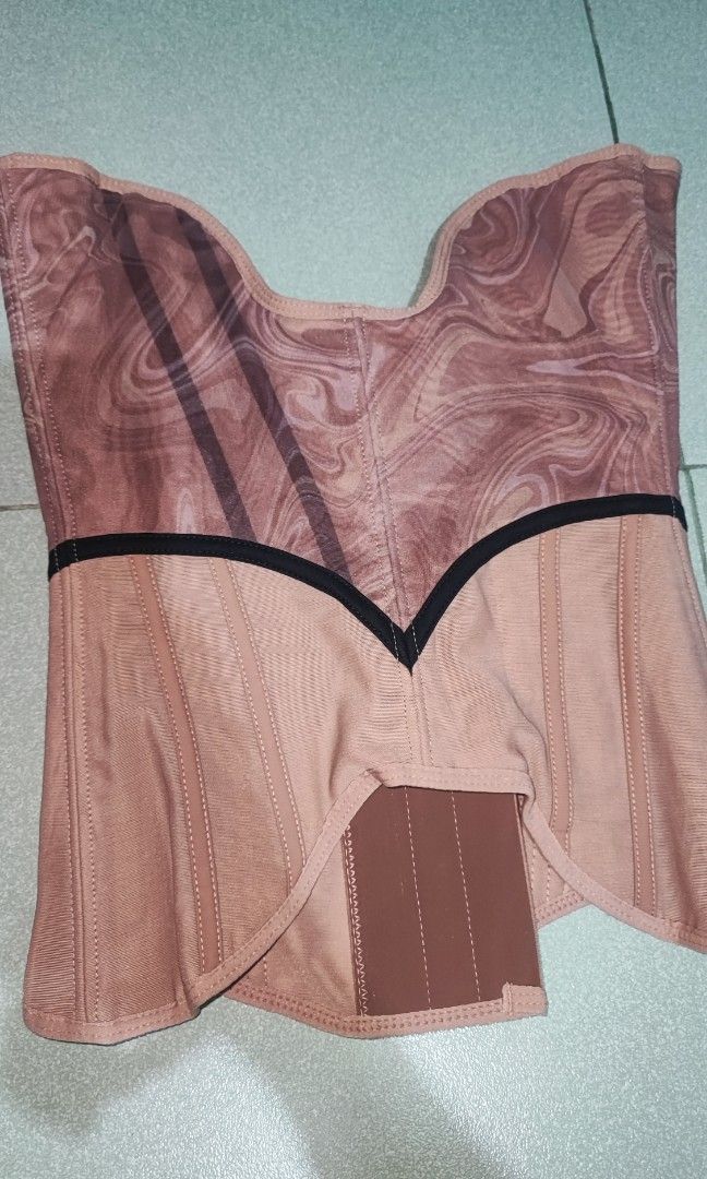 Rebitch Sandcastle Mesh Waist Trainer (Category: Others Tops) located in Manila. Submitted by ethelynanne (Listing ID 1470219044, Image 2). Description: Engineered with a 3-layer breathable shield, this piece balances comfort, durability, and design: Inner Layer: Combed cotton lining for moisture absorption and skin-friendly softness. Middle Layer: Ventilated mesh core with evenly distributed pores for airflow and freedom. Outer Layer: Ultra-thin