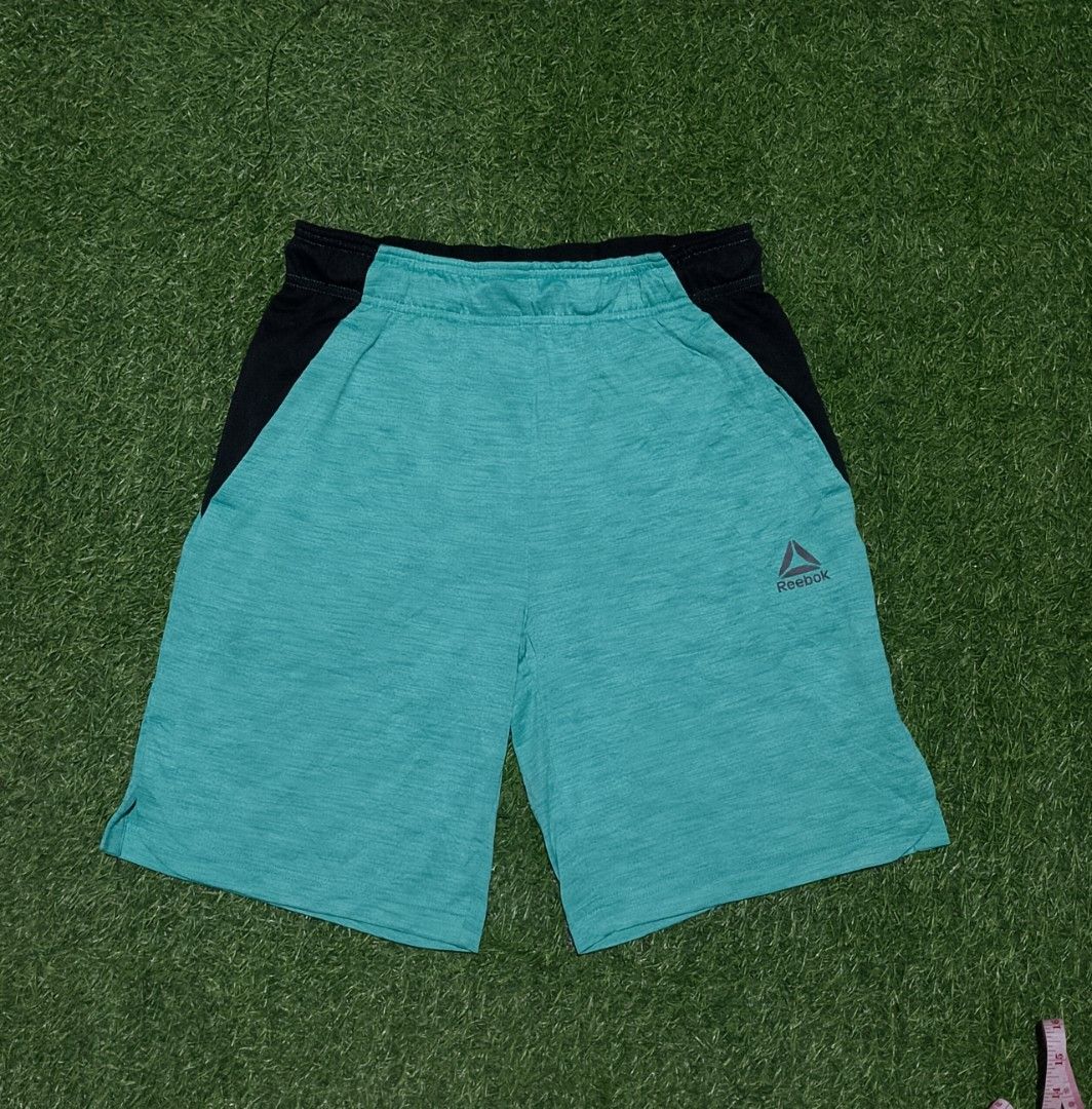 Rebook Training short (Category: Shorts) located in Bacolod City. Submitted by belleza_030299 (Listing ID 1470300779, Image 1). Description: Authentic Rebook complet tags no issue as new condition L 19 W 30-33.
