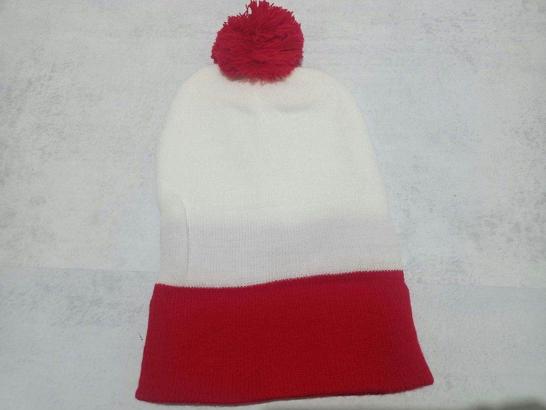 Red and White Pom Pom acuff Knit Beanie Hat (Category: Hats & Beanies) located in Davao. Submitted by lotispreloved (Listing ID 1470263384, Image 2). Description: .