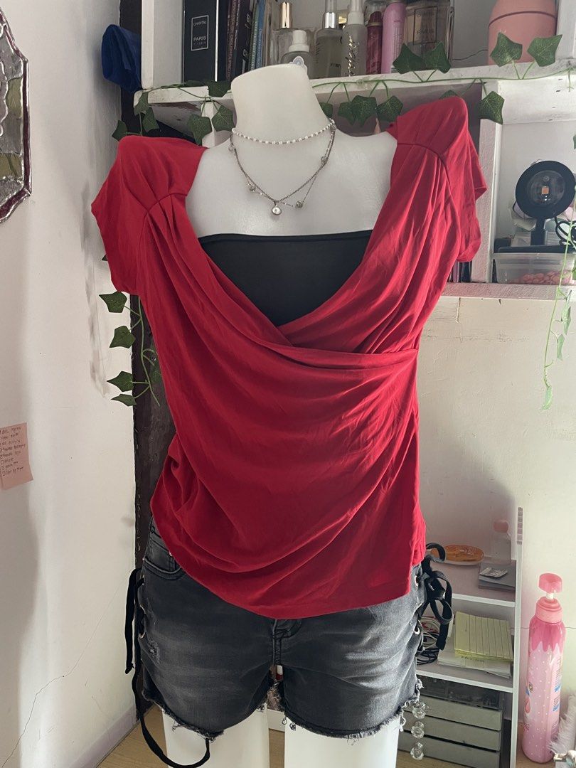 Red Cowl Neck Top (Inner not included) (Category: Others Tops) located in Puerto Princesa. Submitted by bygaelle.co (Listing ID 1470263101, Image 1). Description: .