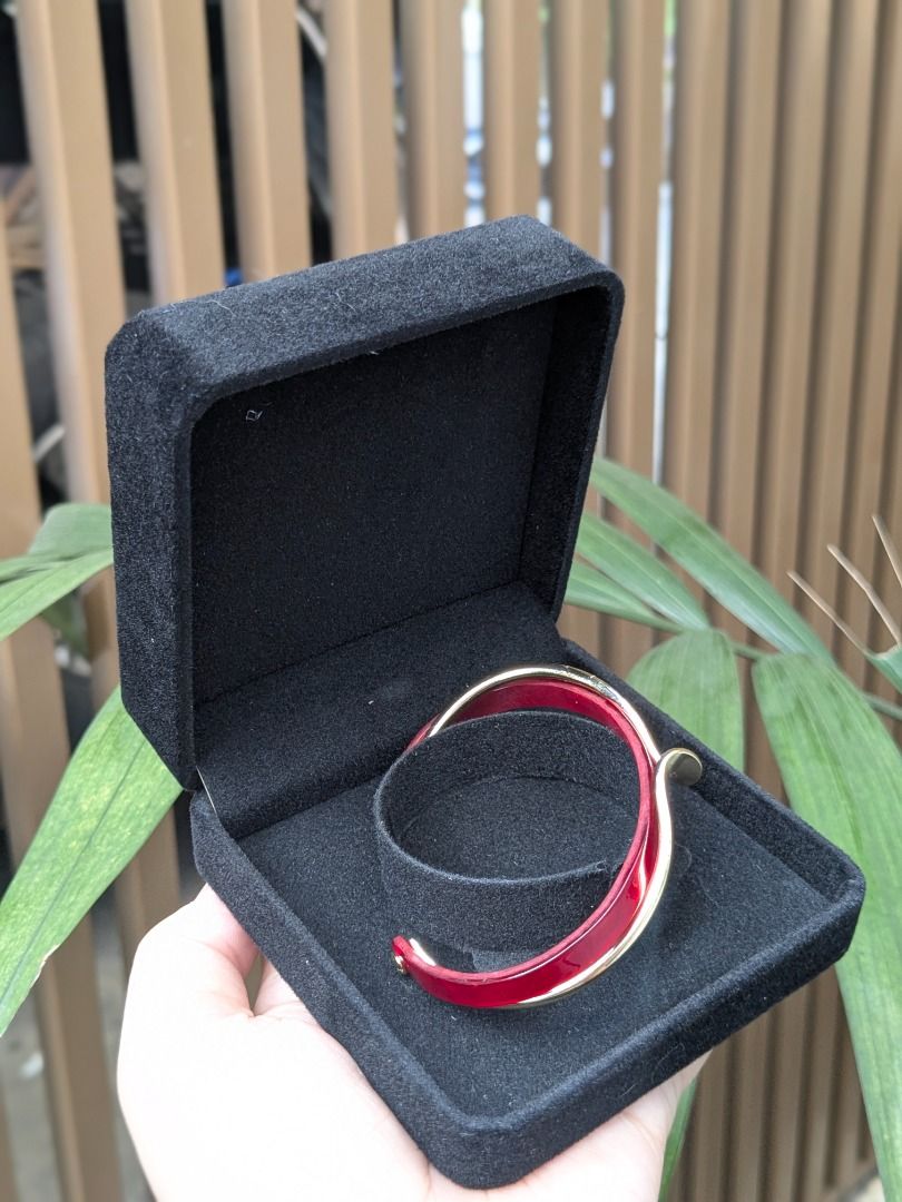 Red Marble Open Bangle Bracelet (Category: Bracelets) located in Quezon City. Submitted by nnncorner (Listing ID 1470282616, Image 3). Description: Red Marble and Gold Tone Open Bangle Fits 15-19 cm wrist only With box New and never been used Hypoallergenic .