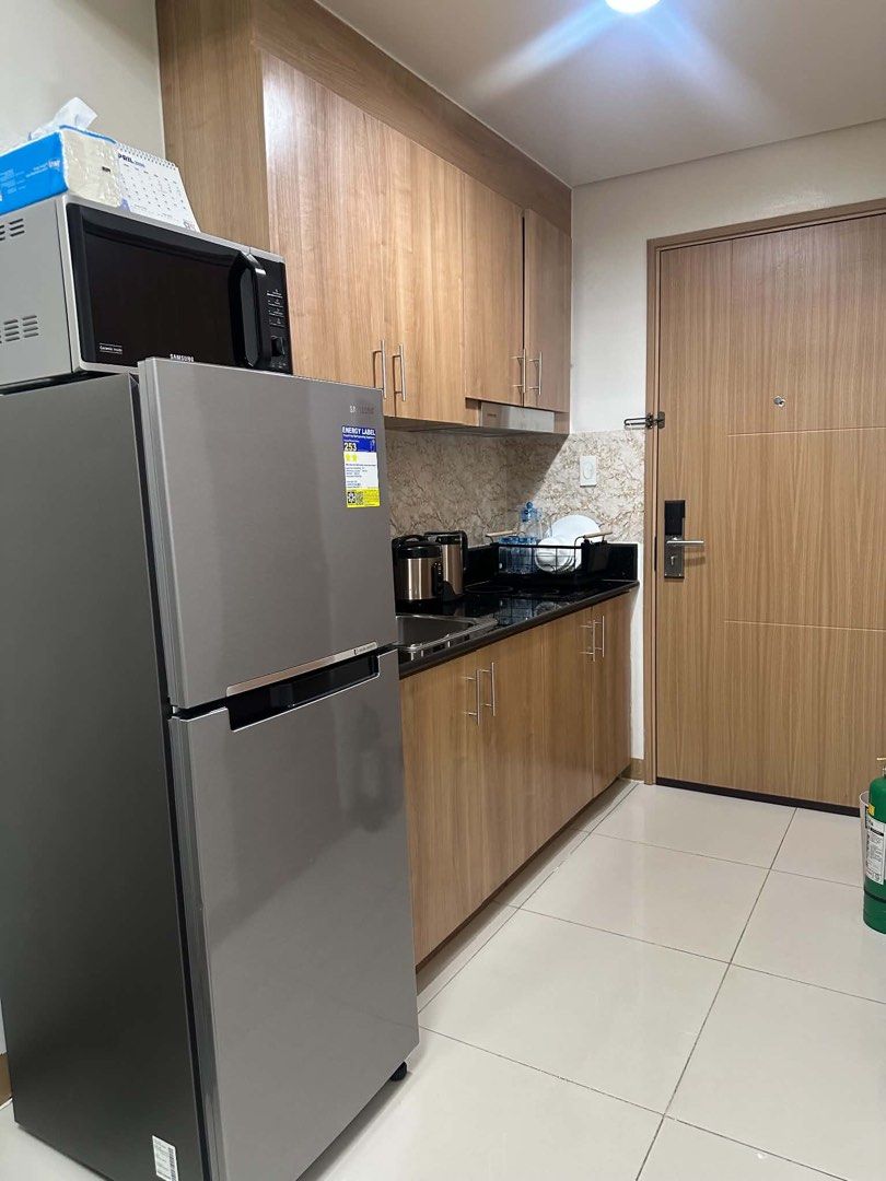 Red Residences (Category: Apartments & Condos) located in Paranaque City. Submitted by janell.marcos04 (Listing ID 1470148819, Image 3). Description: 🏙️ FOR SALE | RED RESIDENCES ❤️ 1-Bedroom Unit + 1 Parking Slot ✨ PROPERTY DETAILS * Unit Type: 1-Bedroom * Floor Area: 26.04 sqm * Parking: 1 Parking Slot * Current Use: Currently utilized for Airbnb rentals * Payment Terms: Cash-out + Deferred Balance * Transfer: All-in, inclusive of transfer cos