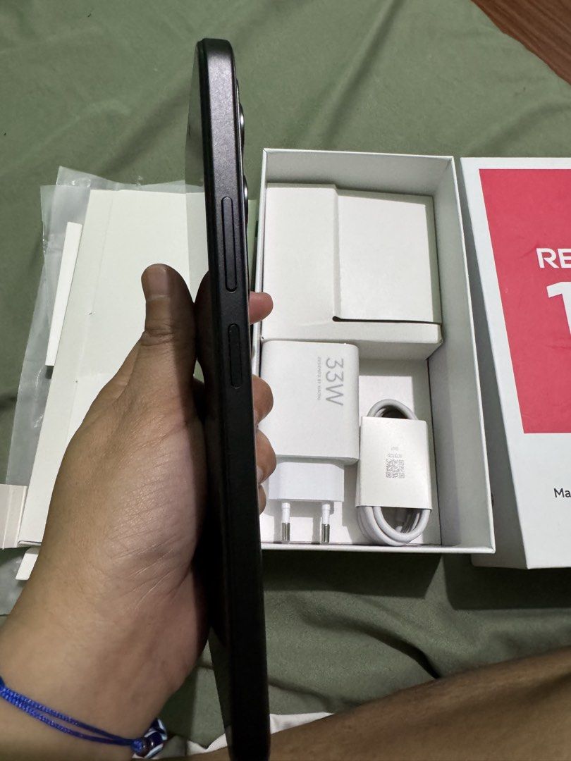 Redmi 15 5g (Category: Xiaomi) located in Quezon City. Submitted by bravewind.4406ae (Listing ID 1470267306, Image 2). Description: For sale my redmi 15 5G 8gb 256gb ROM DATE OF PURCHASE: may 22, 2026 Lady own R.S mag uupgrade.