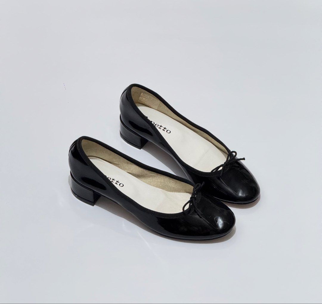 Repetto sandals (Category: Heels) located in Quezon City. Submitted by byuklph (Listing ID 1470320660, Image 1). Description: Authentic 💯size37.5/23cm🦋 Excellent condition No inclusion .