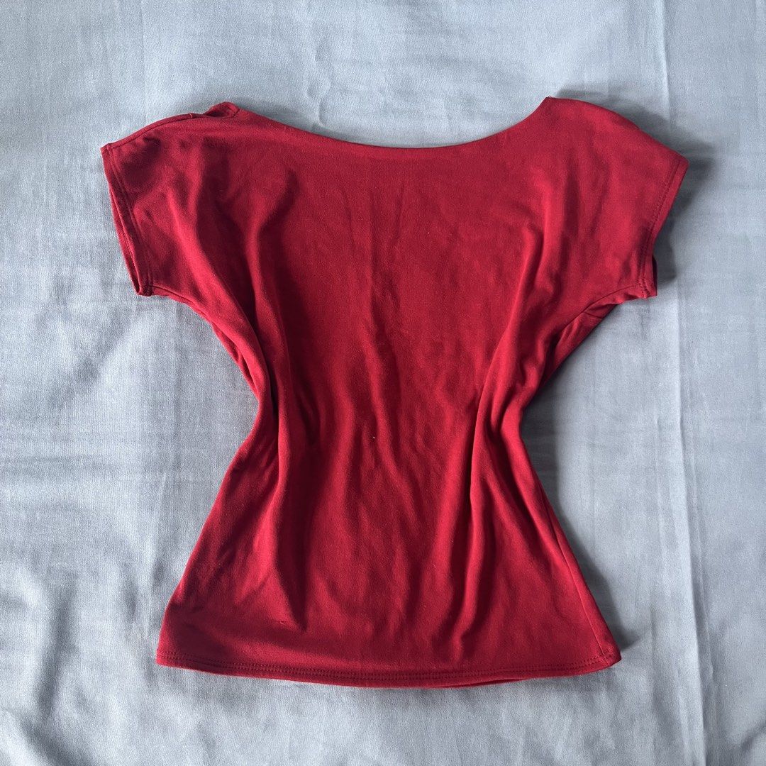 Res backless top (Category: Blouses) located in Bocaue. Submitted by frankie_1818 (Listing ID 1470190887, Image 1). Description: - can fit Small to large - stretchable fabric - double lined Loc: UST Manila.