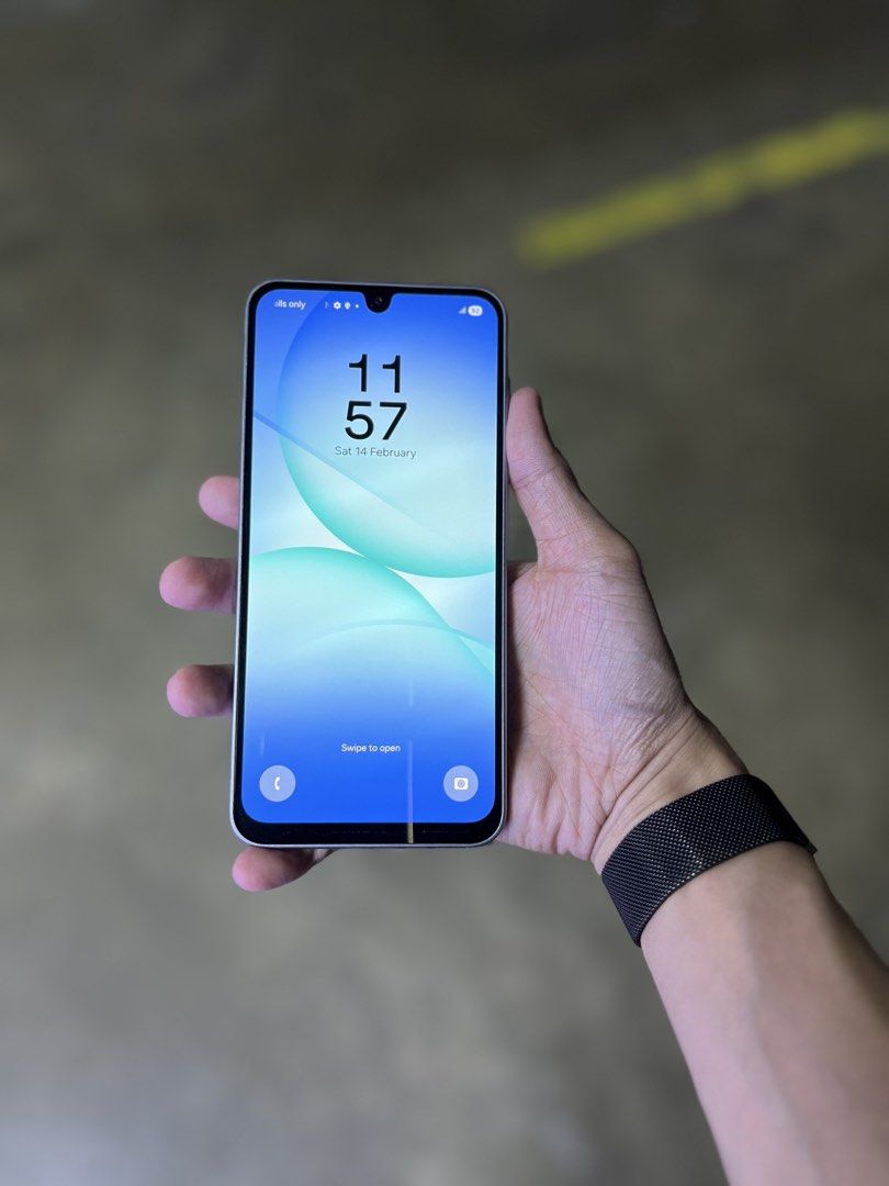 Samsung Galaxy A17 5G 256GB (Category: Samsung) located in Mandaluyong City. Submitted by justonlyreyn (Listing ID 1470246671, Image 3). Description: .