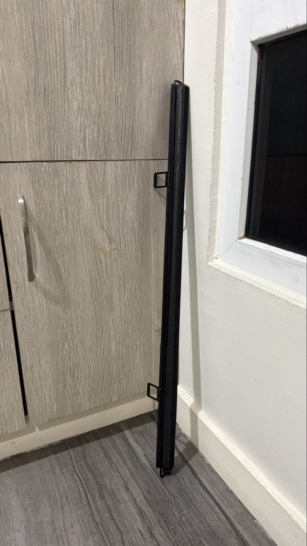 Retractable Pet Gate (Category: Homes & Other Pet Accessories) located in Manila. Submitted by nic_declutters (Listing ID 1470251785, Image 1). Description: Bought it for 250 Size: 110*78cm No adhesive hook‼️ .